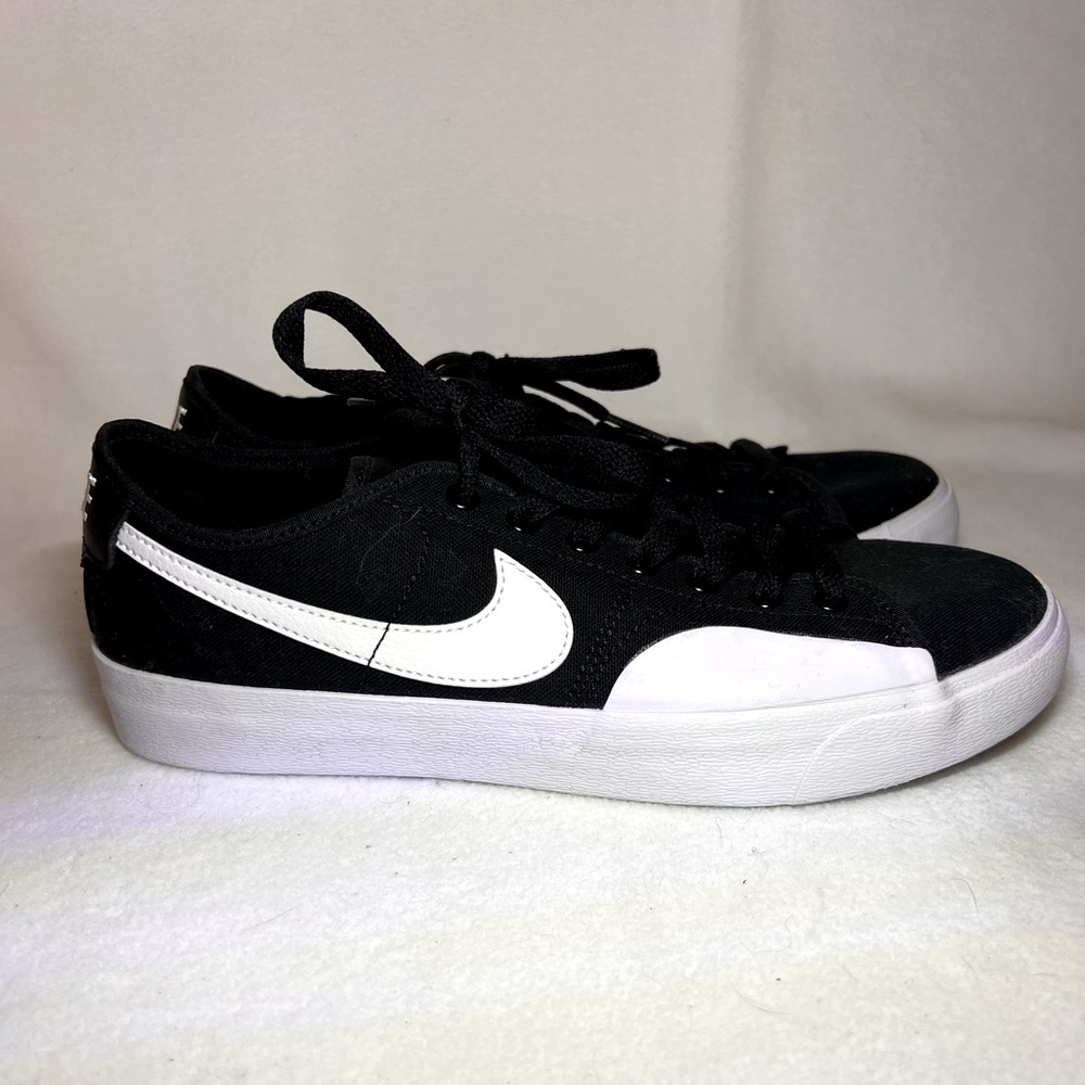 Nike men’s sb Blazer black and white canvas size 6.5 CV1658-002 NEW no box